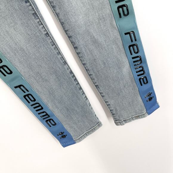 Homme + Femme NEW Tesla Skinny Blue Jeans 28 Yellow Green Gradient Logo Ribbon - Picture 4 of 9